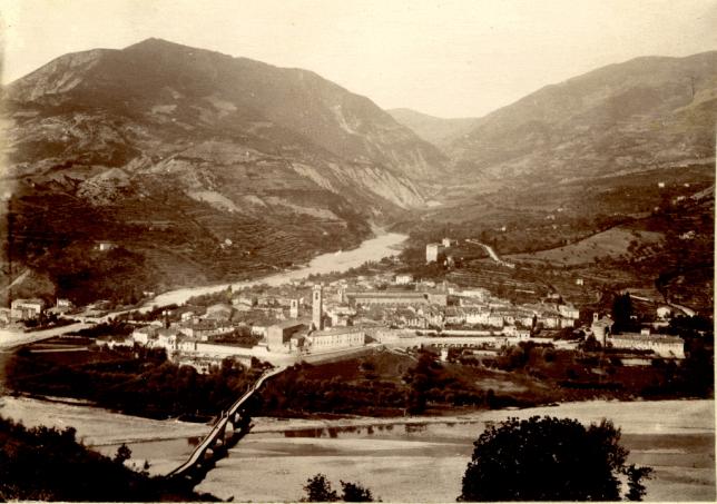 Vista della citta di bobbio